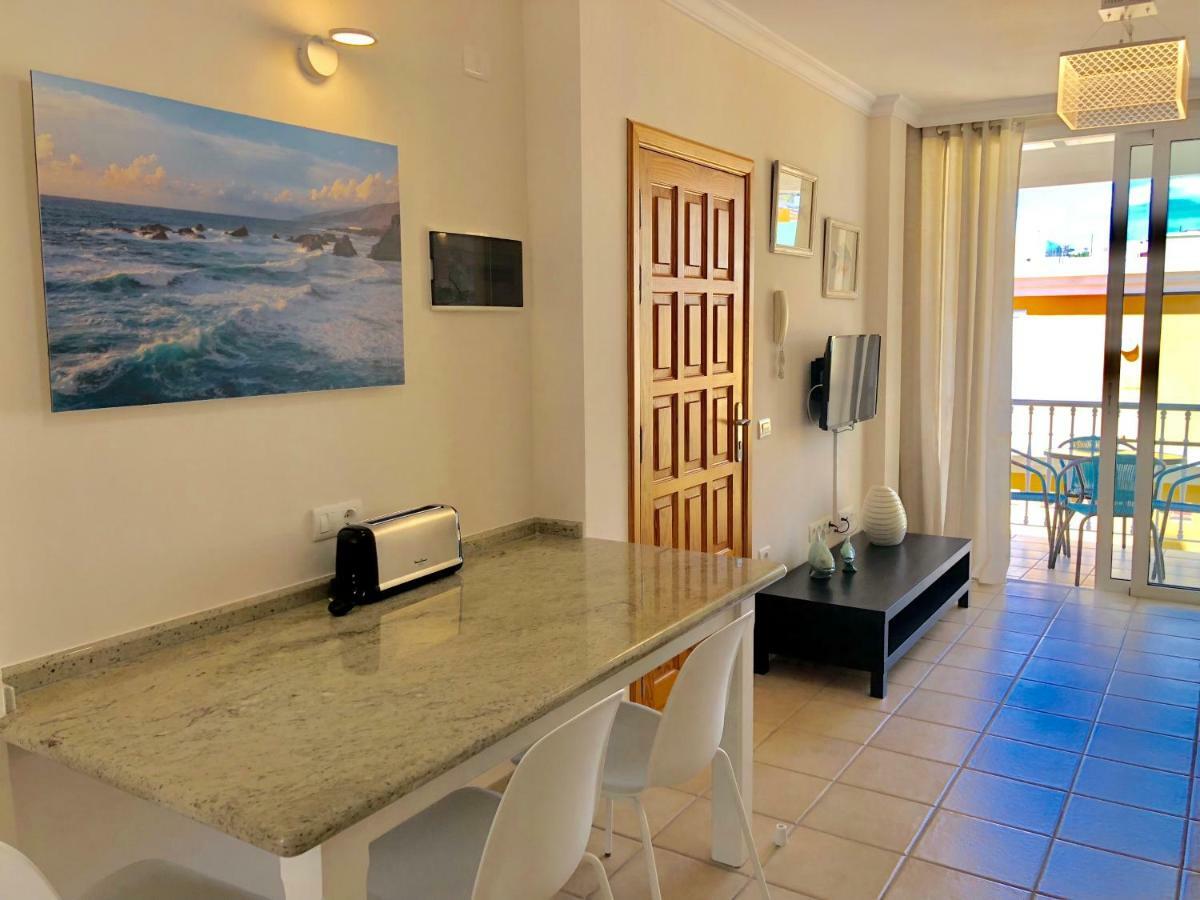 Apartamentos El Faro Puerto De Naos エクステリア 写真